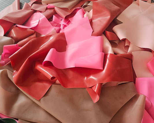 Latex scrap box 2kg (EU+UK shipping only)
