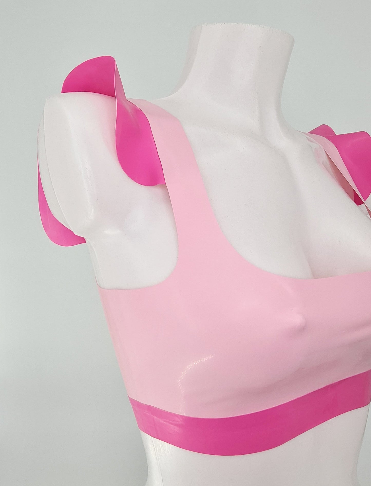 Latex crop top with shoulder ruffles - Lottielatex