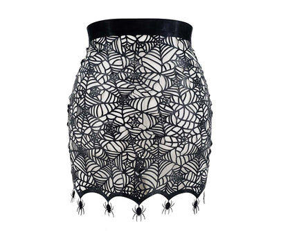 Mini-jupe en dentelle latex