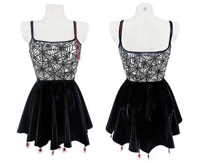 Robe patineuse en dentelle et latex