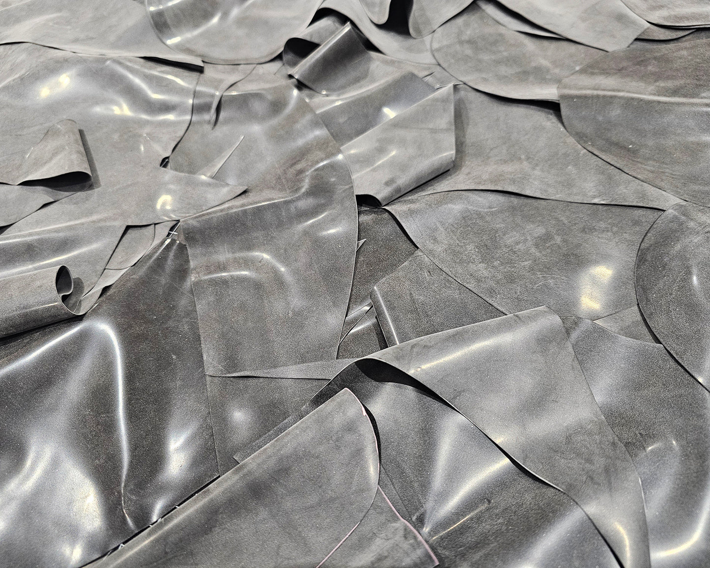 Latex scrap box 1kg  (EU shipping only)